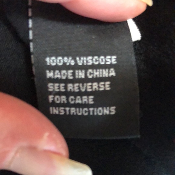 Sports Girl plain black top With zipper in the back - Picture 5 of 5